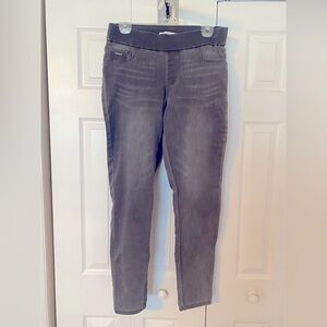 Nine West Gray Super Skinny Pull On Jeggings. Size 6 NWOT